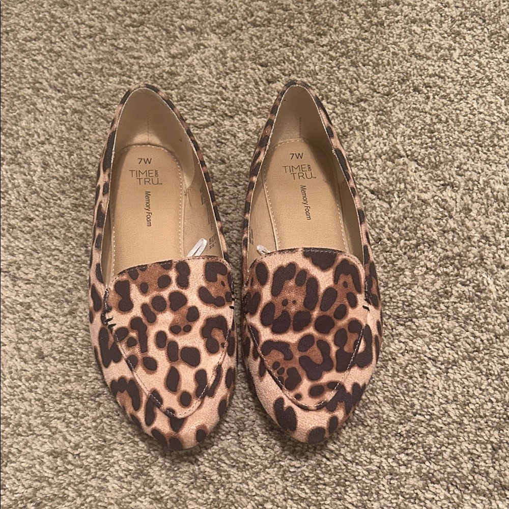 Time and Tru Women's Leopard Flats
